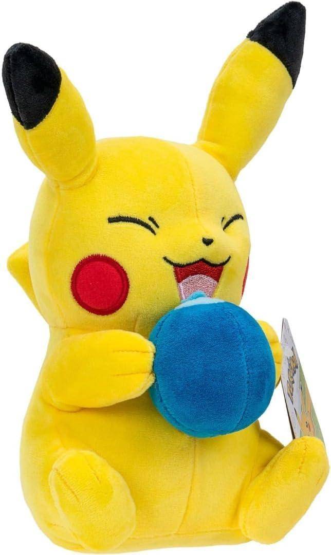 Pokémon - Plüsch Pikachu mit Sinelbeere - 20 cm