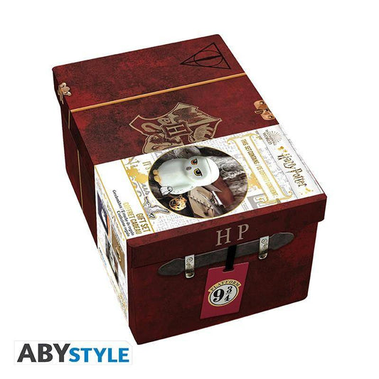 Harry Potter - Geschenkset 3D Tasse, 3D Schlüsselanhänger & Metall Pin Harrys Koffer