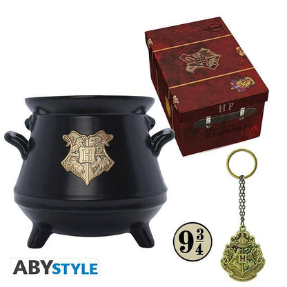 Harry Potter - Geschenkset Koffer - 3D Tasse, Metall Schlüsselanhänger & Anstecker